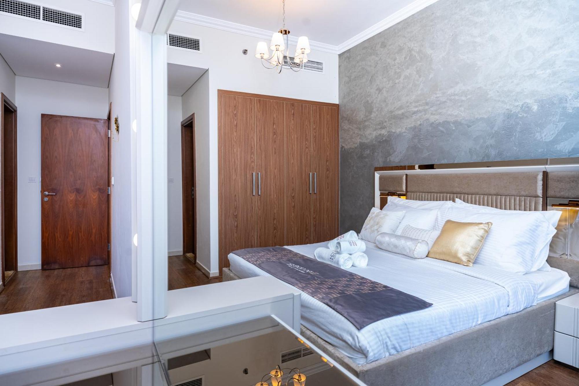 Apartment Escape 24 - Luxury Dunya Tower Downtown Near Mall Dubai