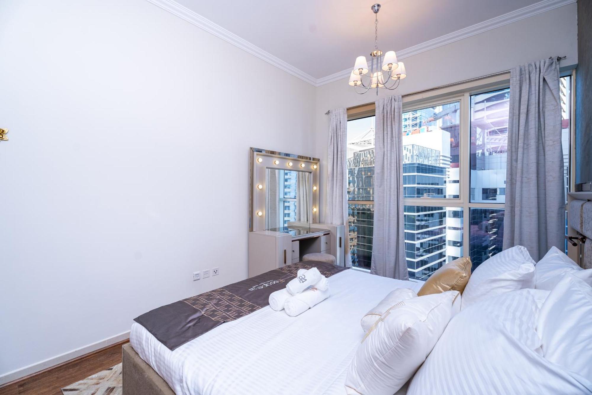 Apartment Escape 24 - Luxury Dunya Tower Downtown Near Mall Dubai